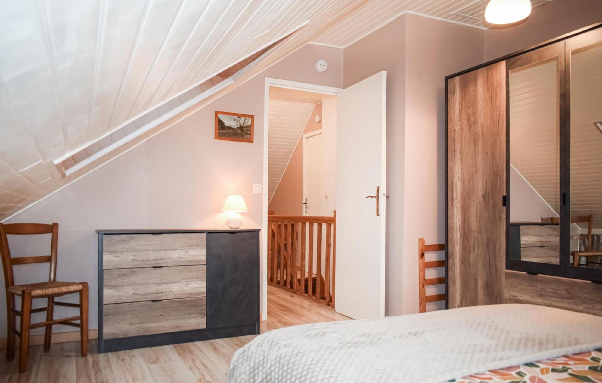 3 Bedroom Awesome Home In Lezardrieux Екстер'єр фото