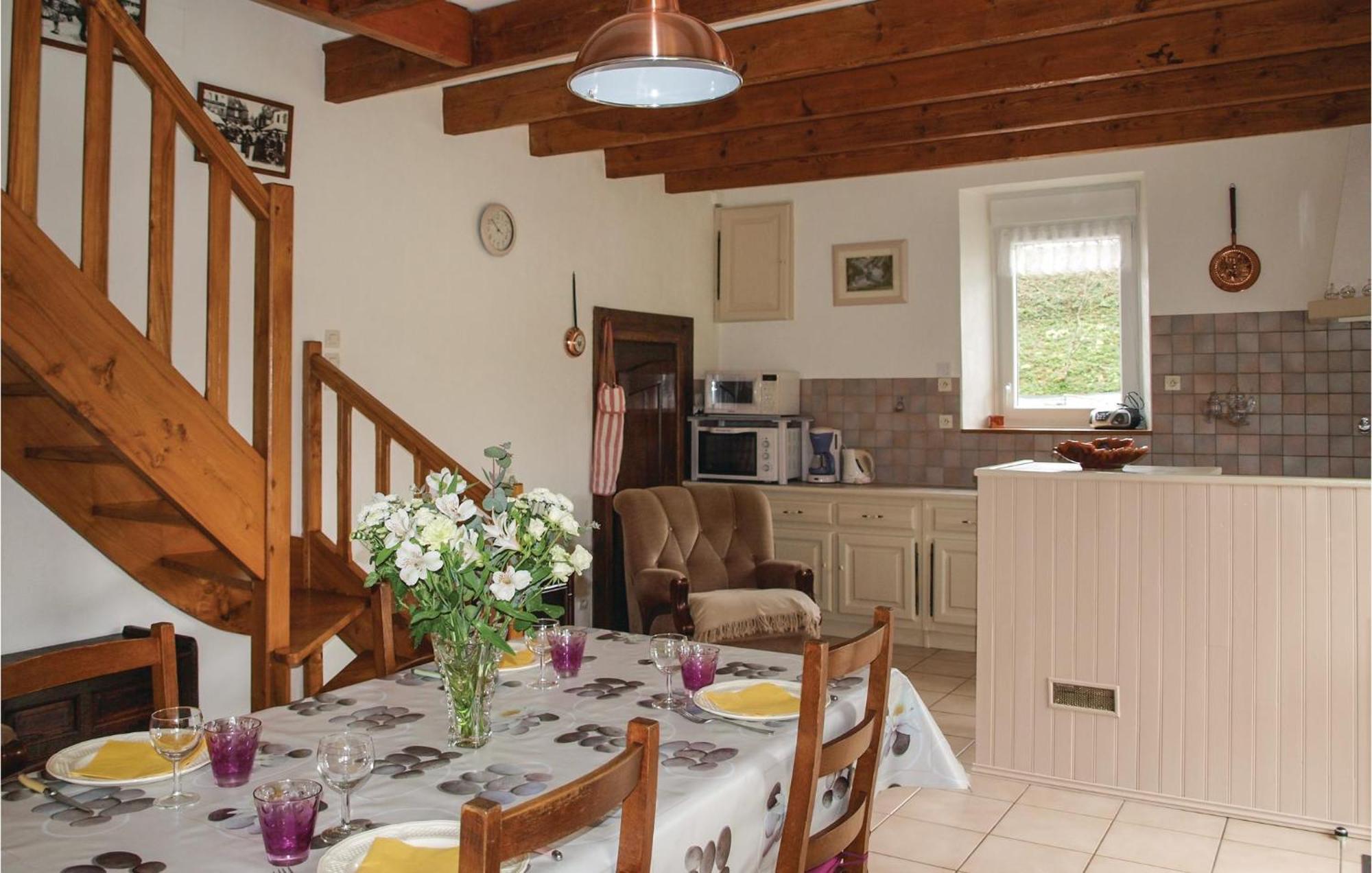 3 Bedroom Awesome Home In Lezardrieux Екстер'єр фото