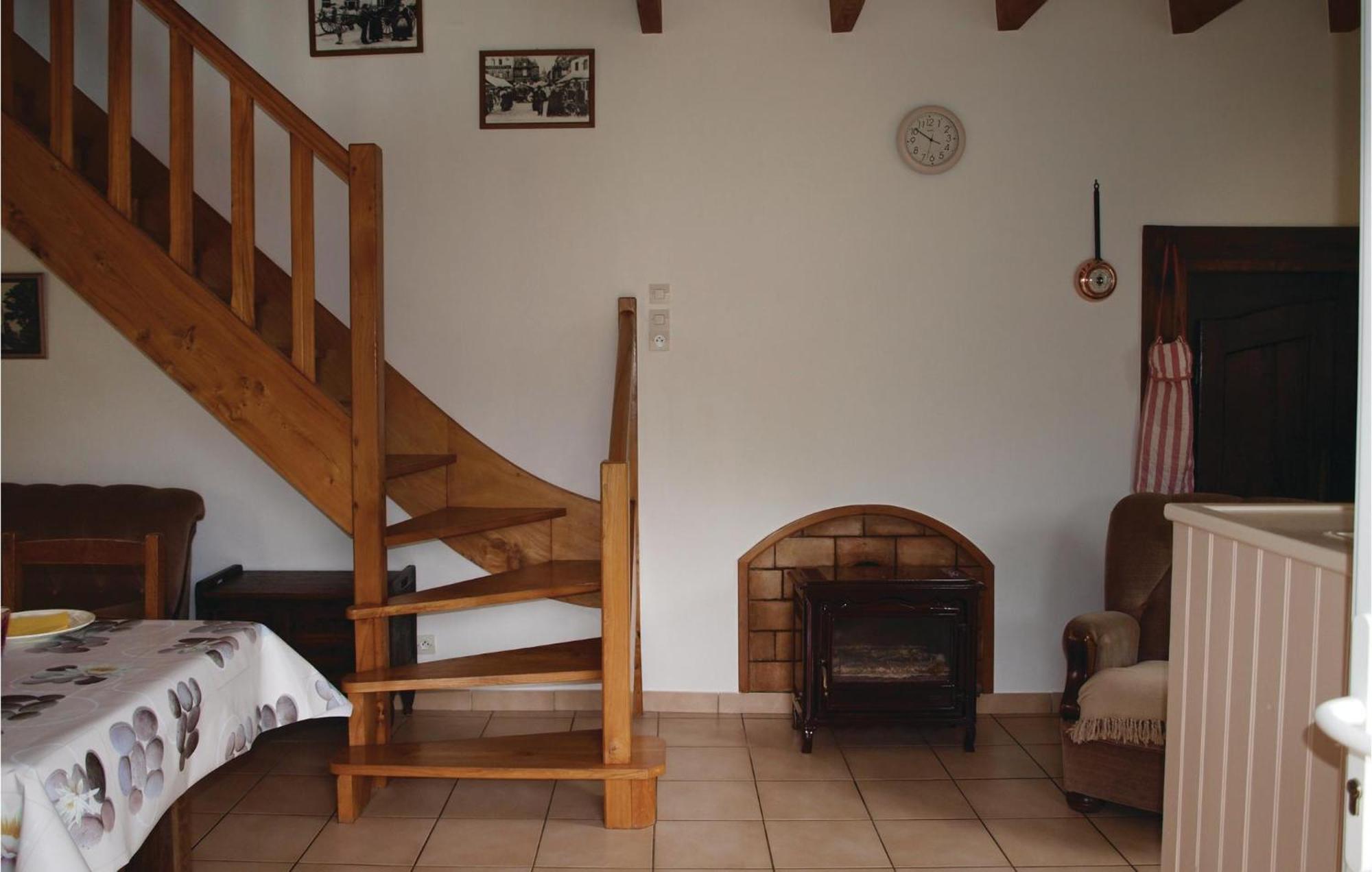 3 Bedroom Awesome Home In Lezardrieux Екстер'єр фото