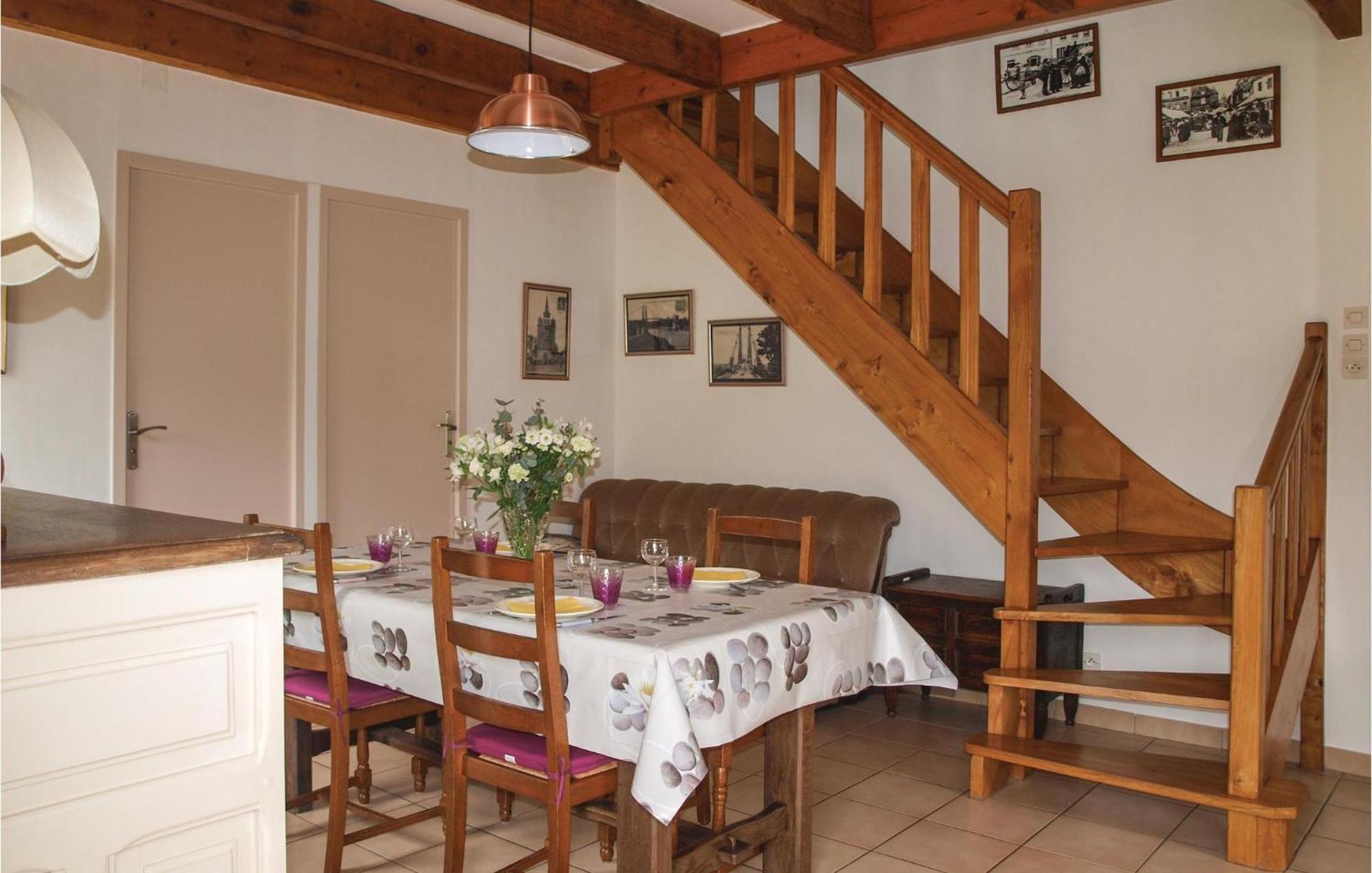 3 Bedroom Awesome Home In Lezardrieux Екстер'єр фото